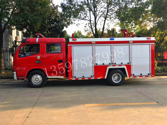 3.5吨水罐消防车图片
